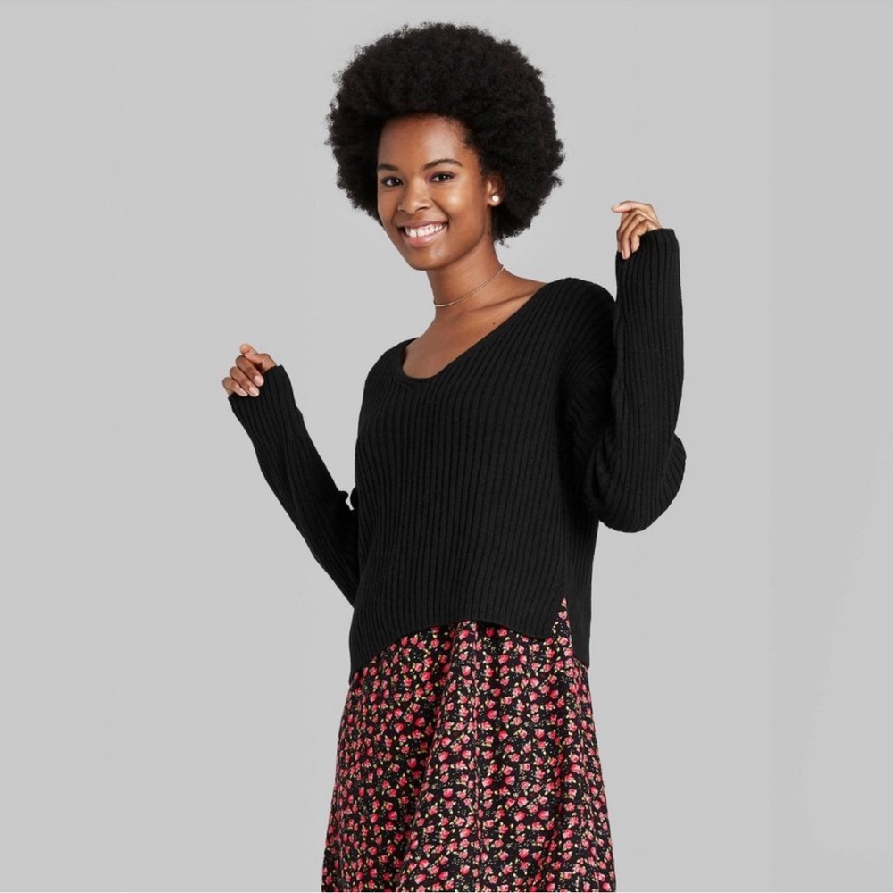 Women’s V-neck ribbed knit sweater